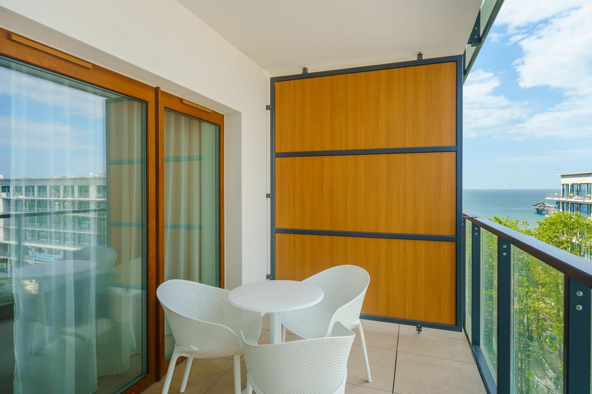 Aquamarina Prima Deluxe Studios With Sea View By Noclegi Renters Miedzyzdroje Buitenkant foto