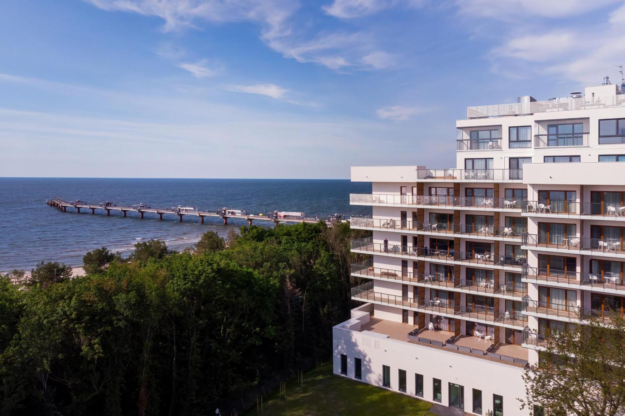 Aquamarina Prima Deluxe Studios With Sea View By Noclegi Renters Miedzyzdroje Buitenkant foto
